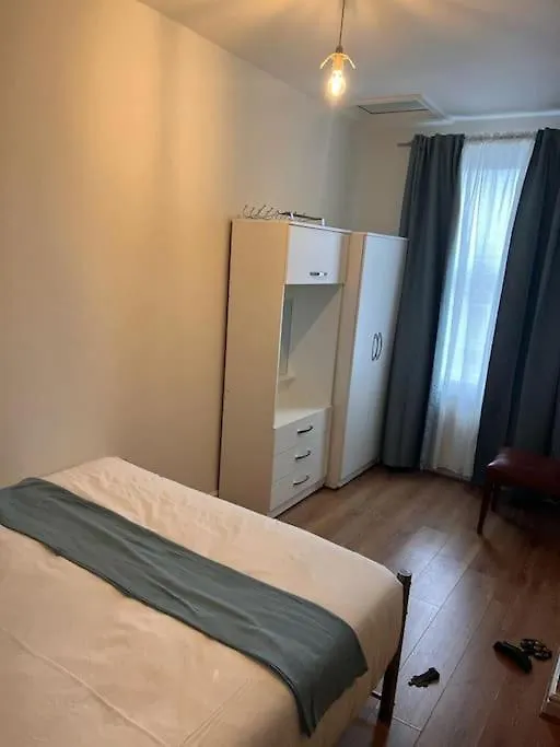 2 Bed Flat In Canning Town London Apartment