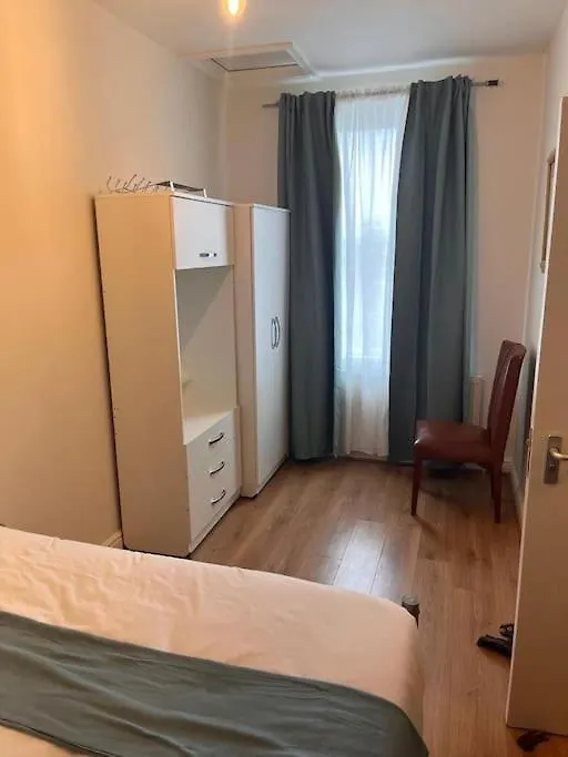 2 Bed Flat In Canning Town London Apartment
