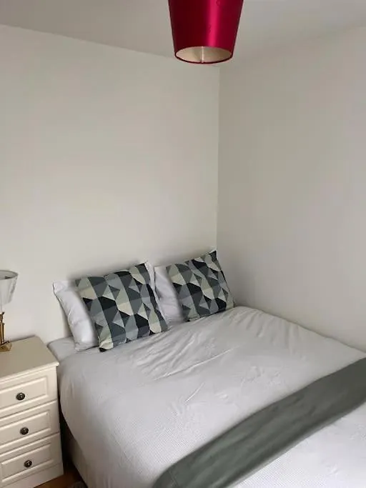 2 Bed Flat In Canning Town London Apartment