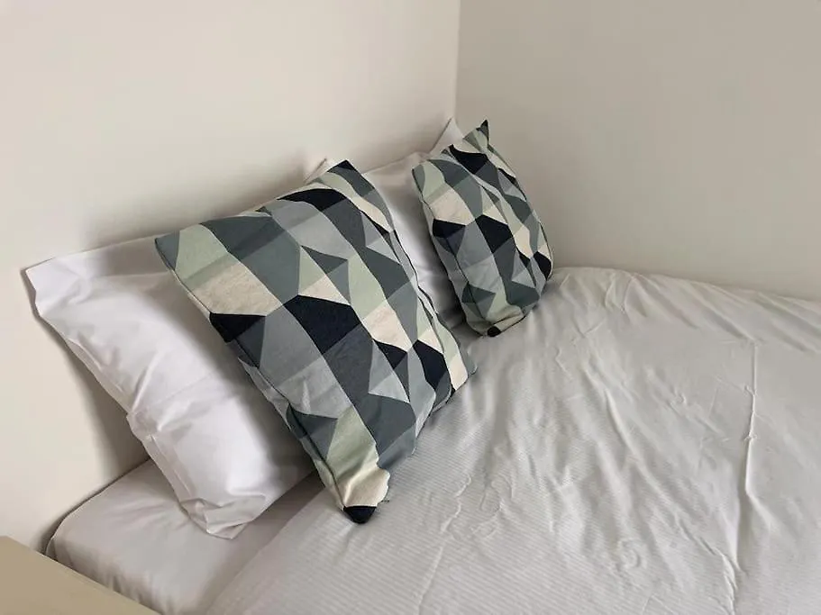 2 Bed Flat In Canning Town London 0*,  United Kingdom