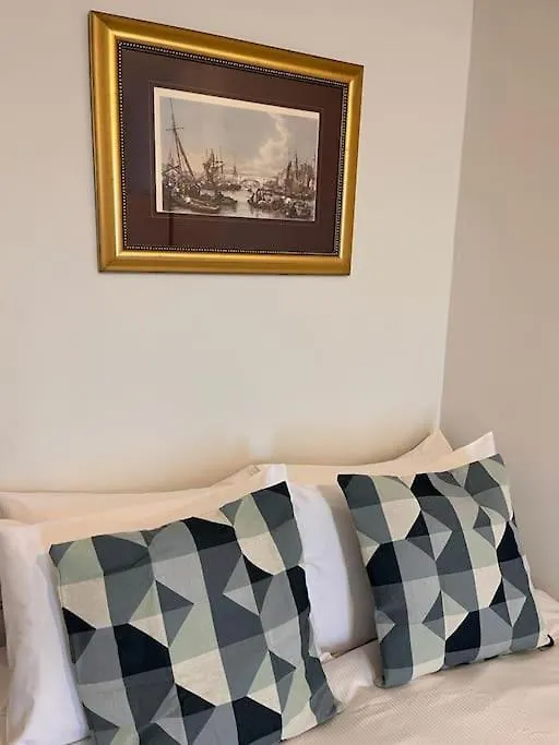 Apartment 2 Bed Flat In Canning Town London