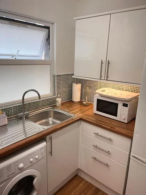 2 Bed Flat In Canning Town London
